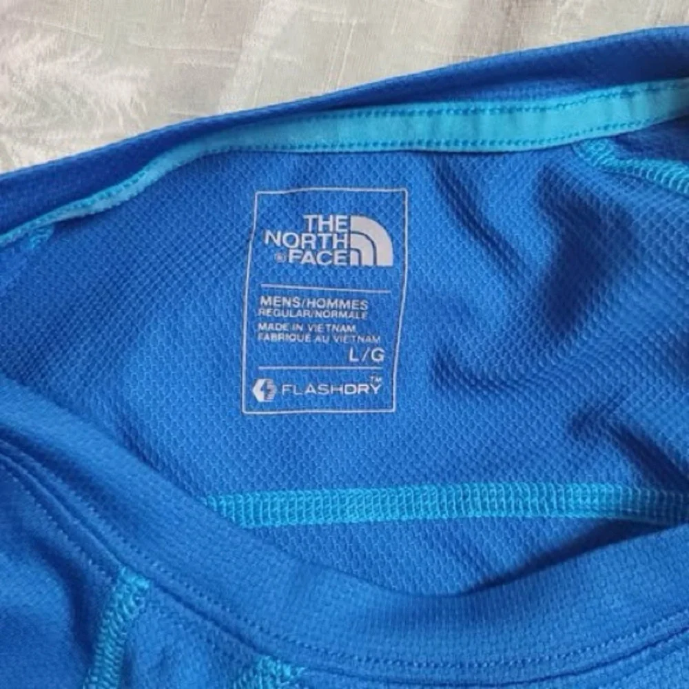 The North Face Men’s Electric Blue Short Sleeve Swim Rash Guard